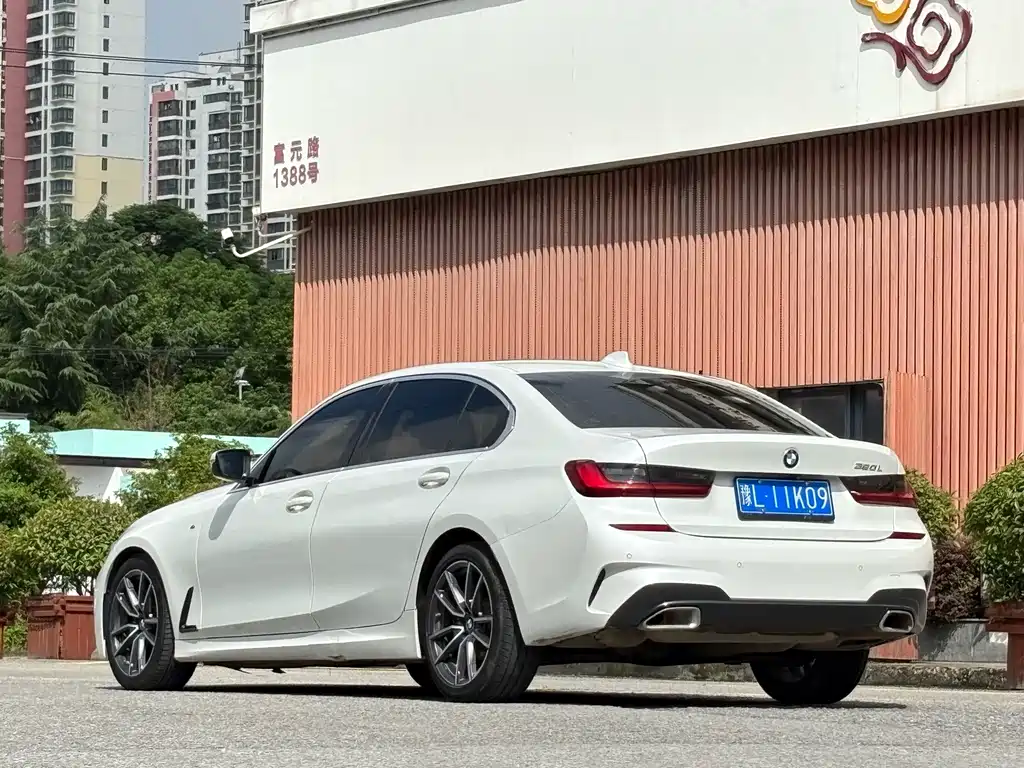 BMW 3 Series — миниатюра 4