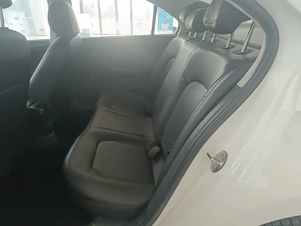 Volkswagen Santana — миниатюра 17