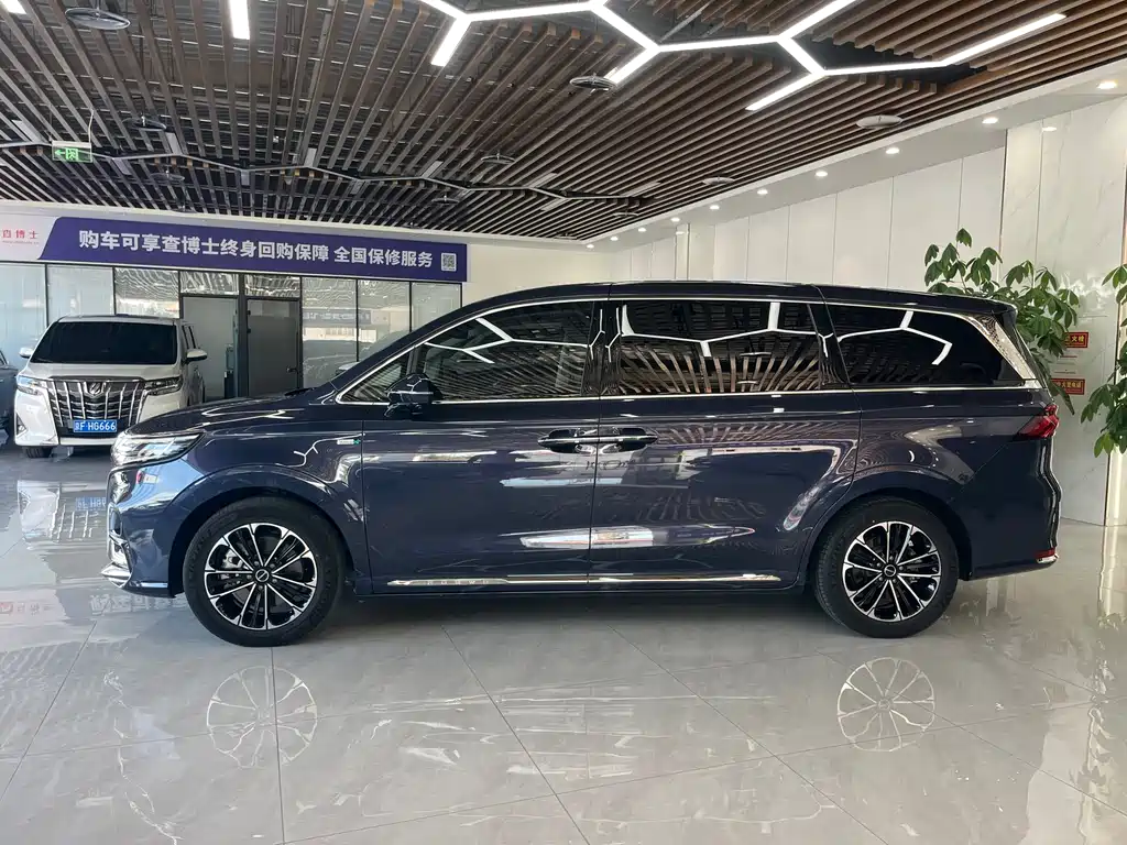 Roewe iMAX8 — миниатюра 3