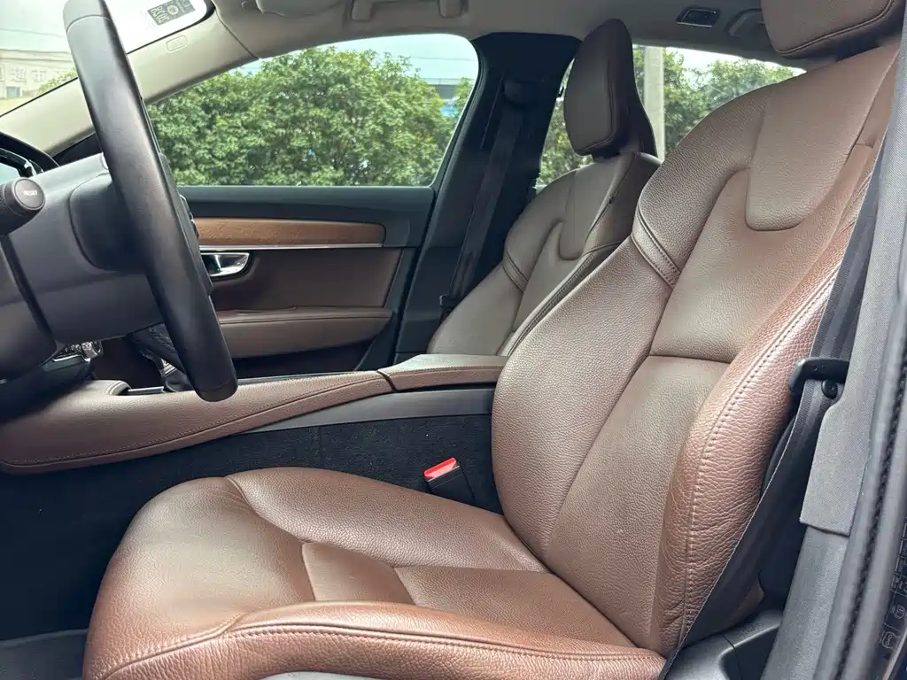 Volvo S90 — миниатюра 8