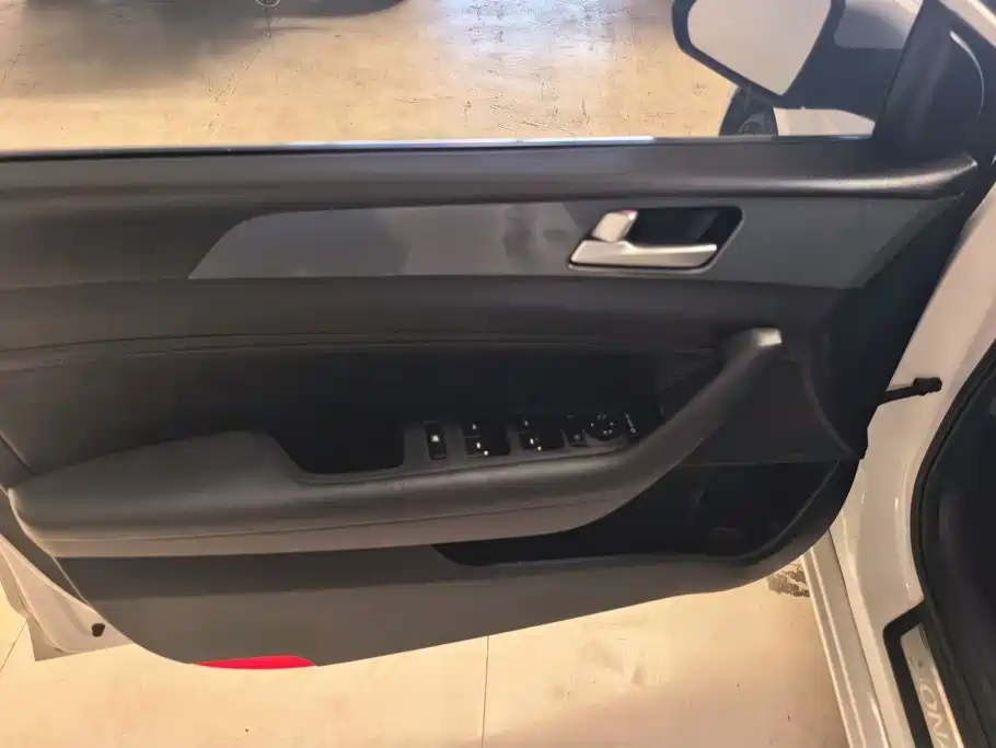 Hyundai Sonata — миниатюра 7
