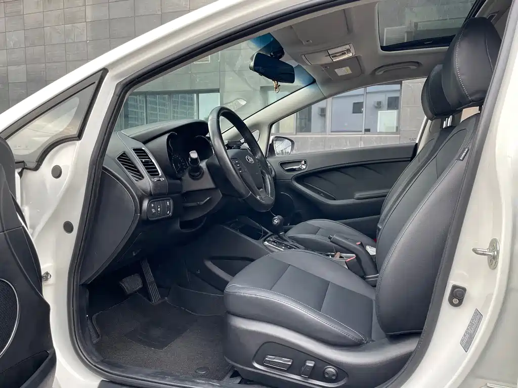 Kia K3 — миниатюра 6