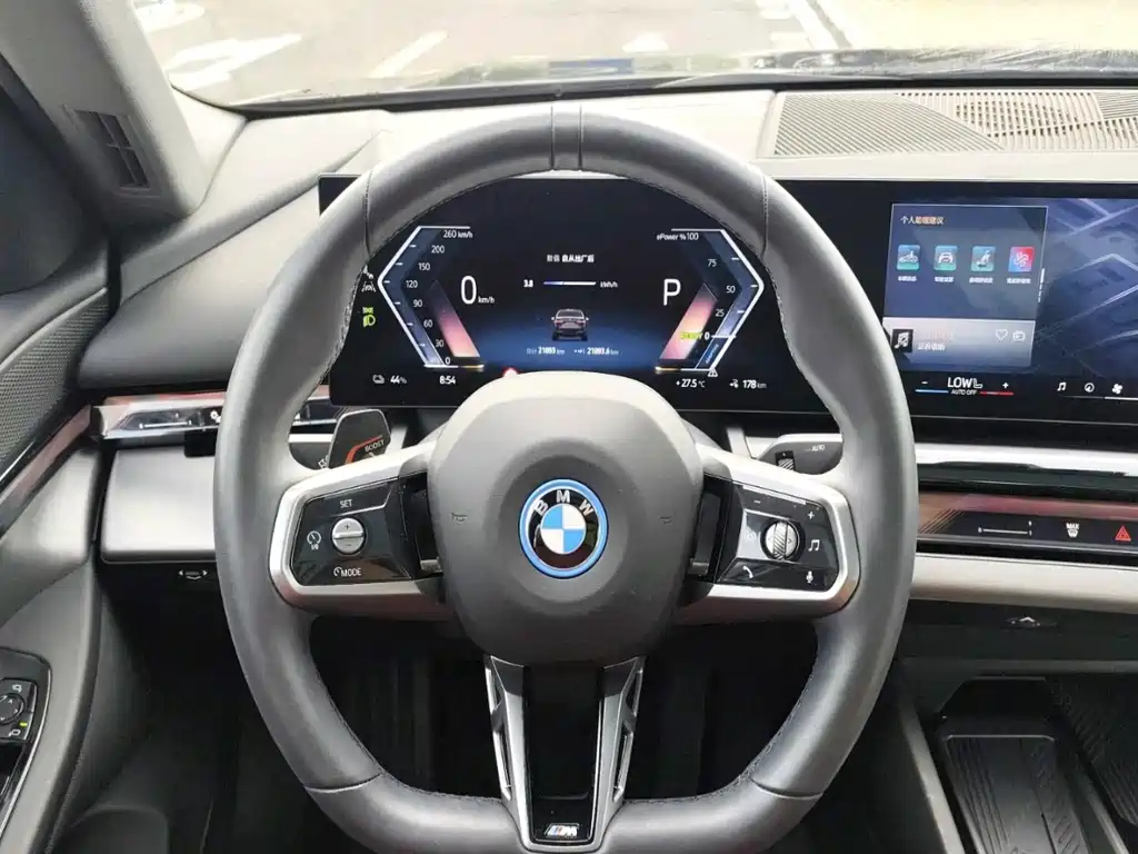 BMW i5 — миниатюра 9