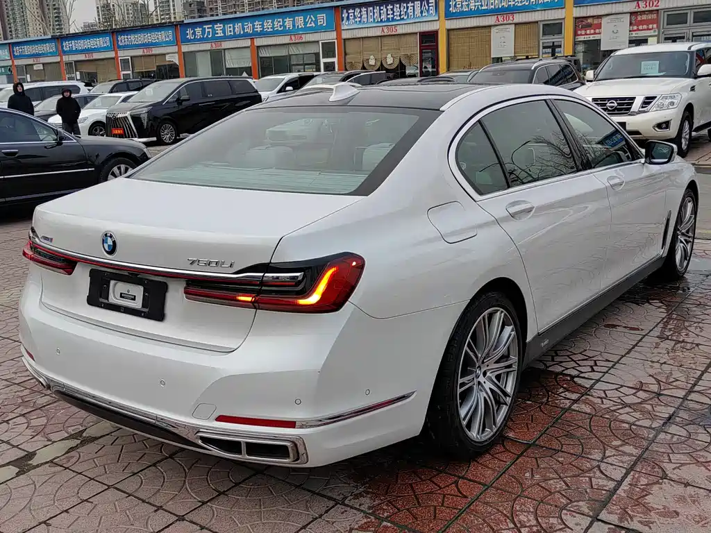 BMW 7 SERIES