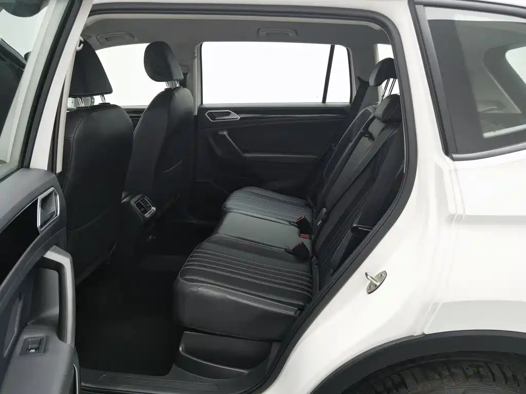 Volkswagen Tiguan L — миниатюра 15