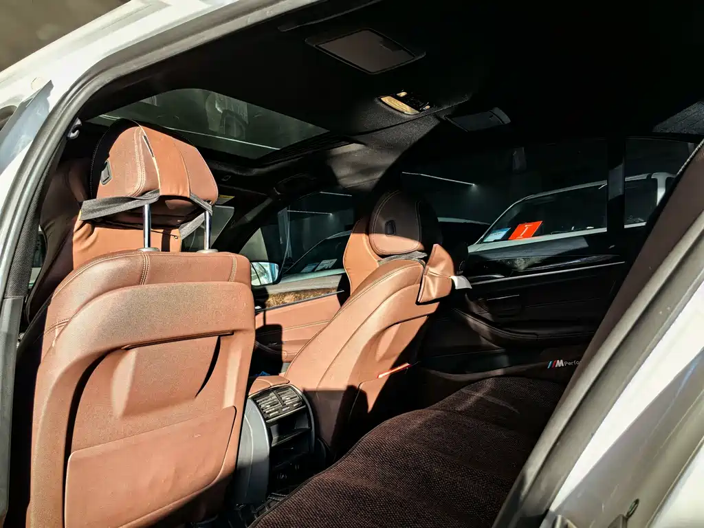 BMW 5 Series — миниатюра 5