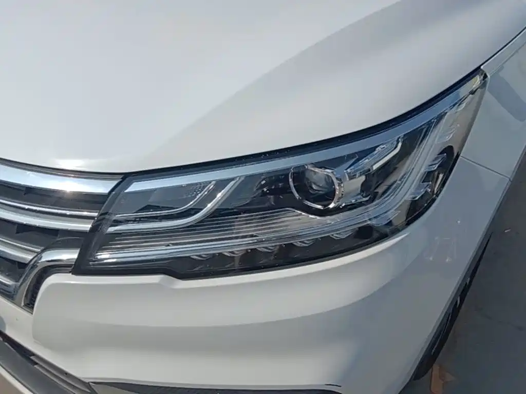 Roewe RX3 — миниатюра 24