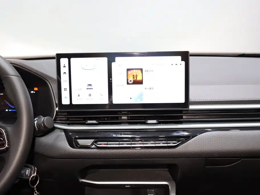 Geely Emgrand — миниатюра 14