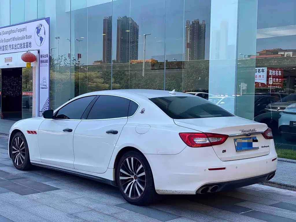 Maserati Quattroporte — миниатюра 10