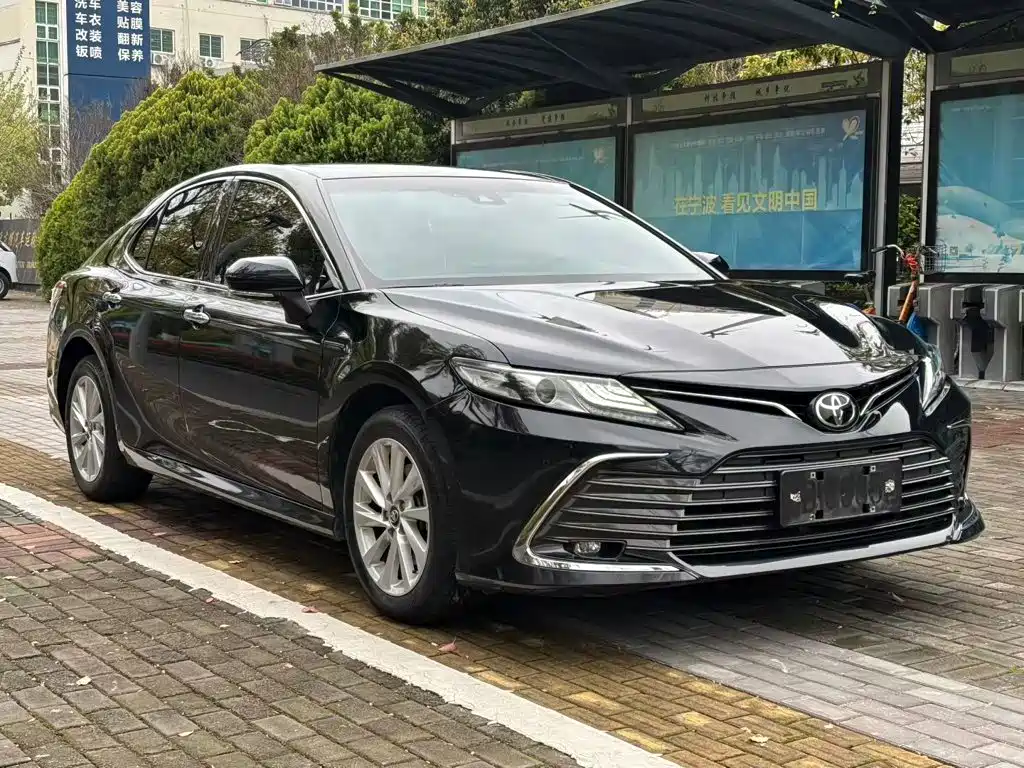 Toyota Camry — миниатюра 3
