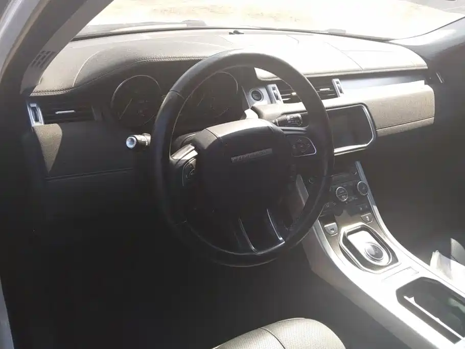 Land Rover Evoque — миниатюра 12