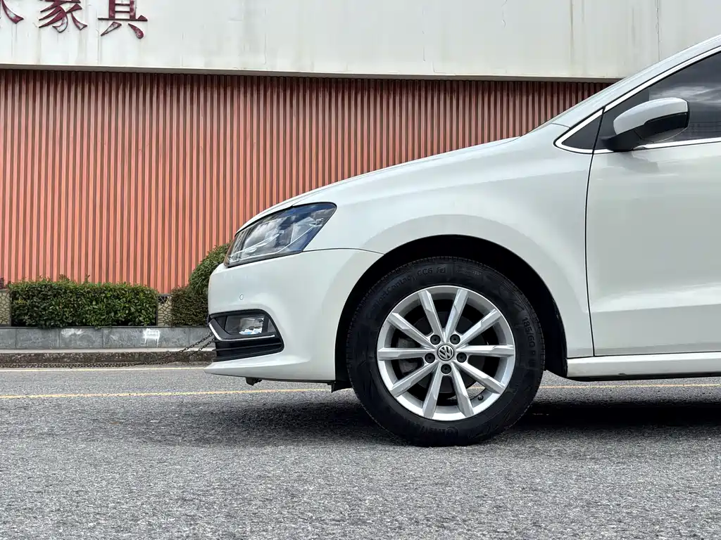 Volkswagen Polo — миниатюра 5