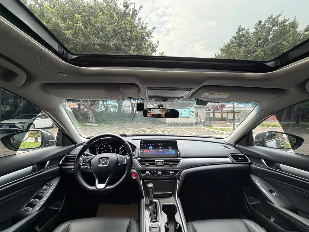 Honda Accord — миниатюра 16