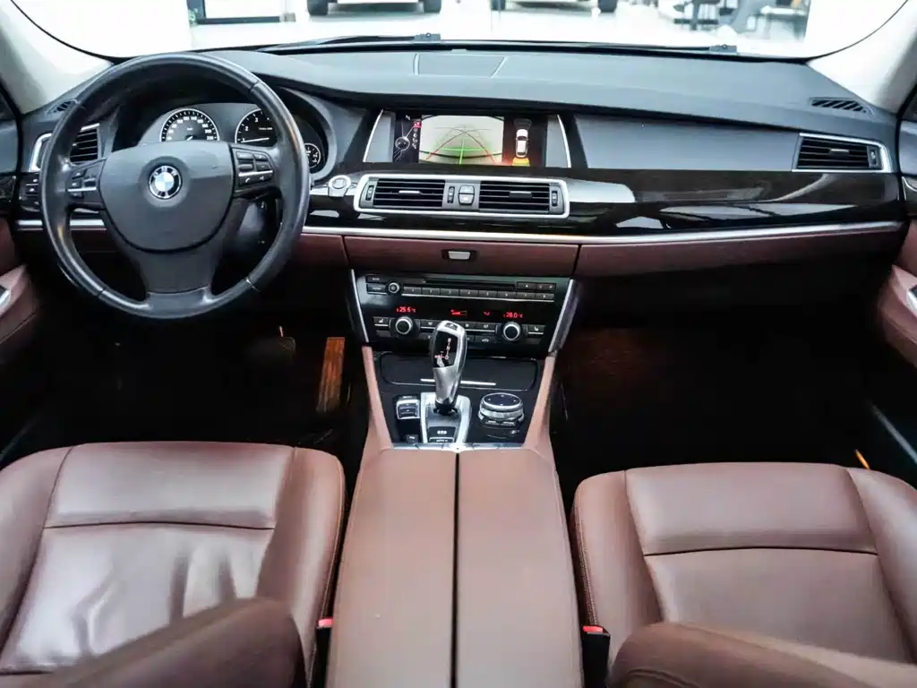 BMW 5 Series GT — миниатюра 7