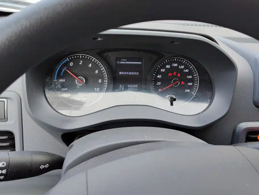 Wuling Yangguang — миниатюра 14