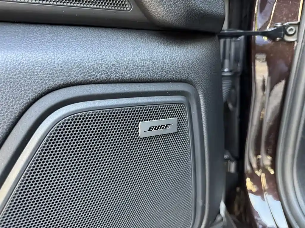 Porsche Macan — миниатюра 12