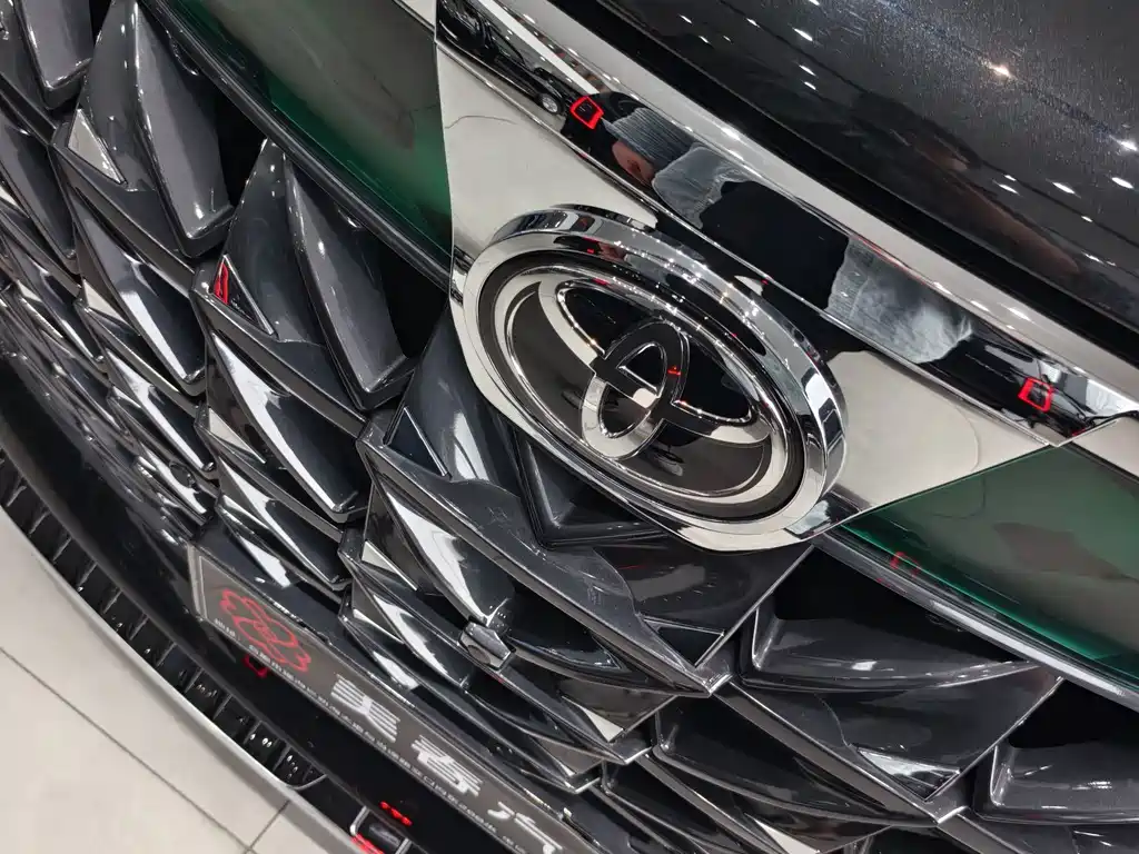 Toyota Granvia 2026 2.5L Luxury PLUS