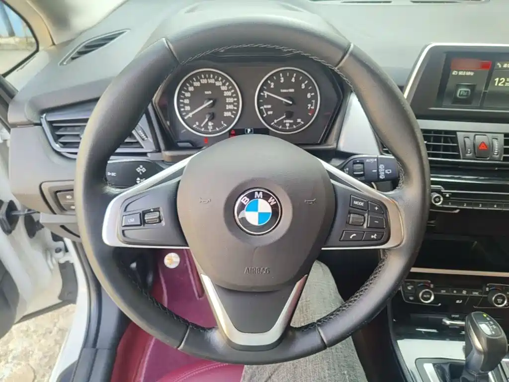 BMW 2 Series Active Tourer — миниатюра 11
