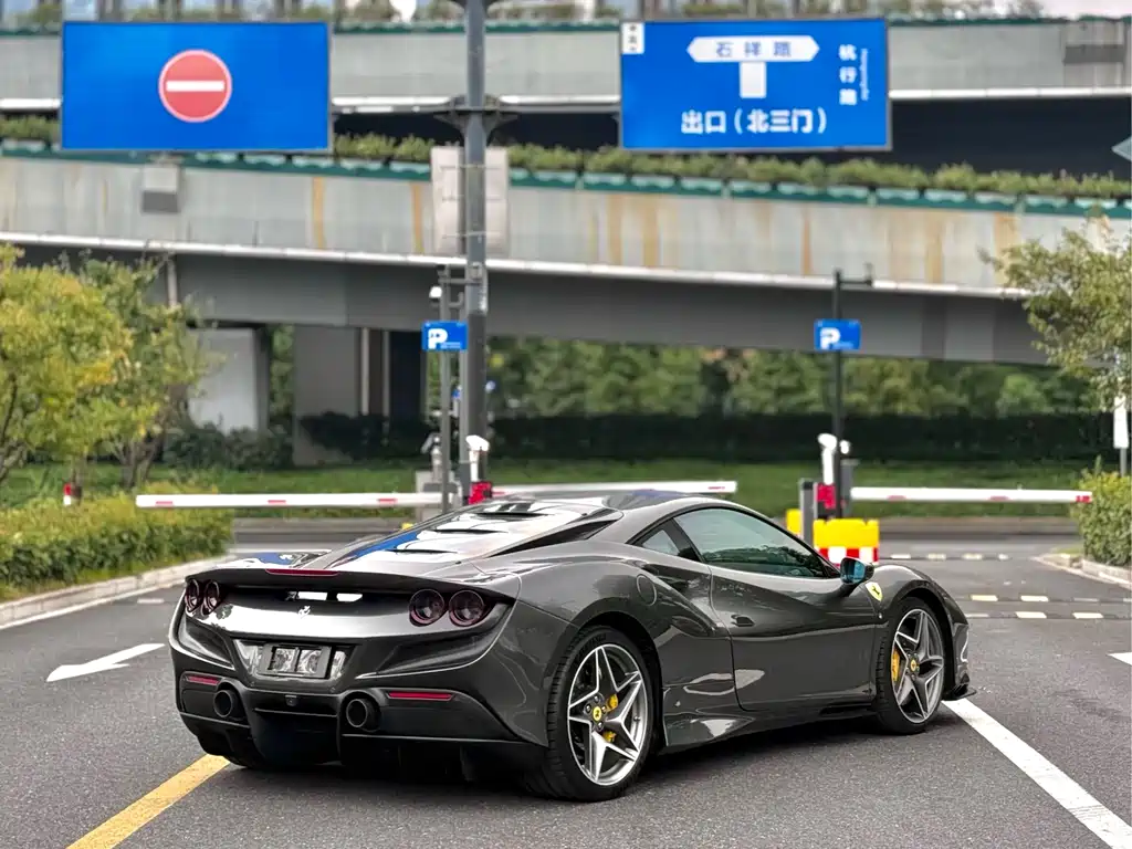 Ferrari F8 — миниатюра 7