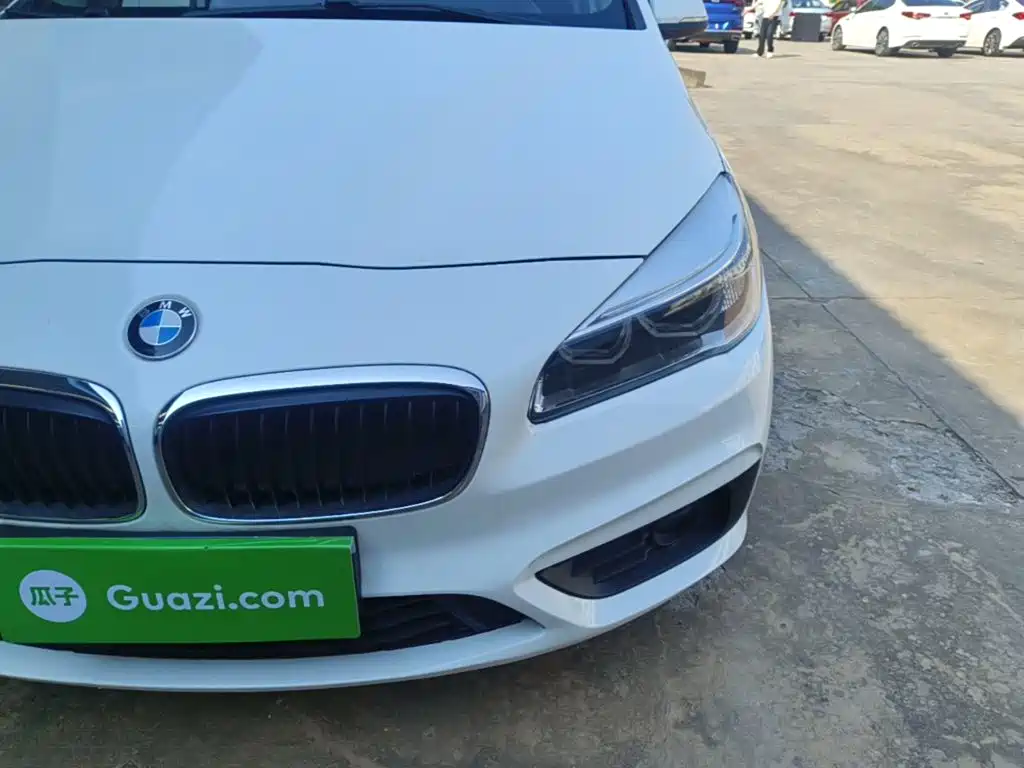 BMW 2 Series Active Tourer — миниатюра 24