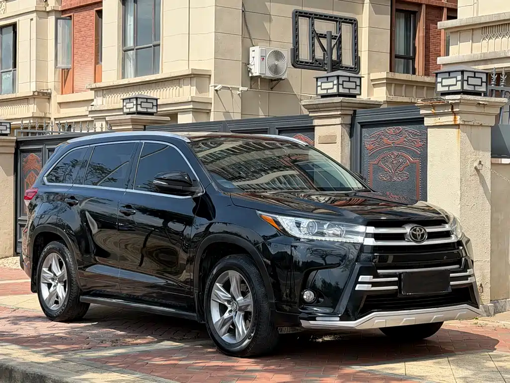 TOYOTA HIGHLANDER