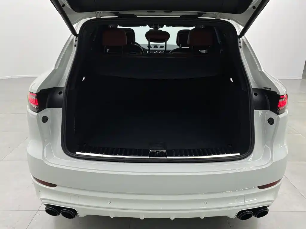 Porsche Cayenne — миниатюра 3