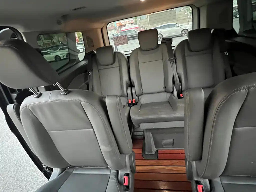 Ford Tourneo — миниатюра 20