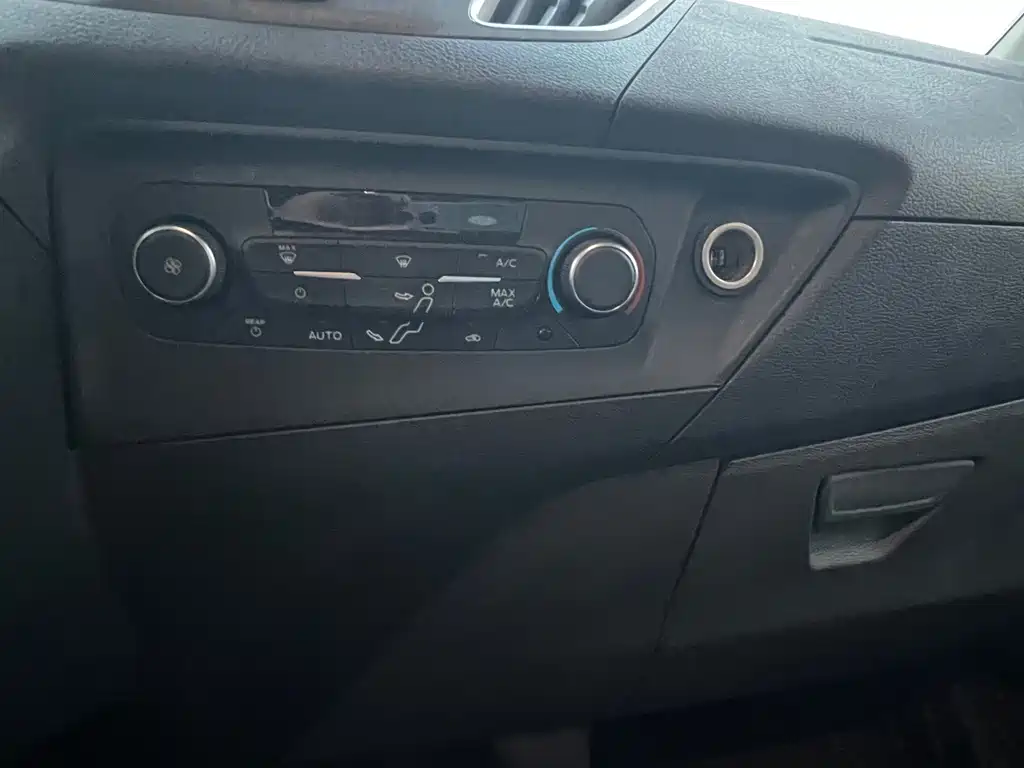 Ford Tourneo — миниатюра 28