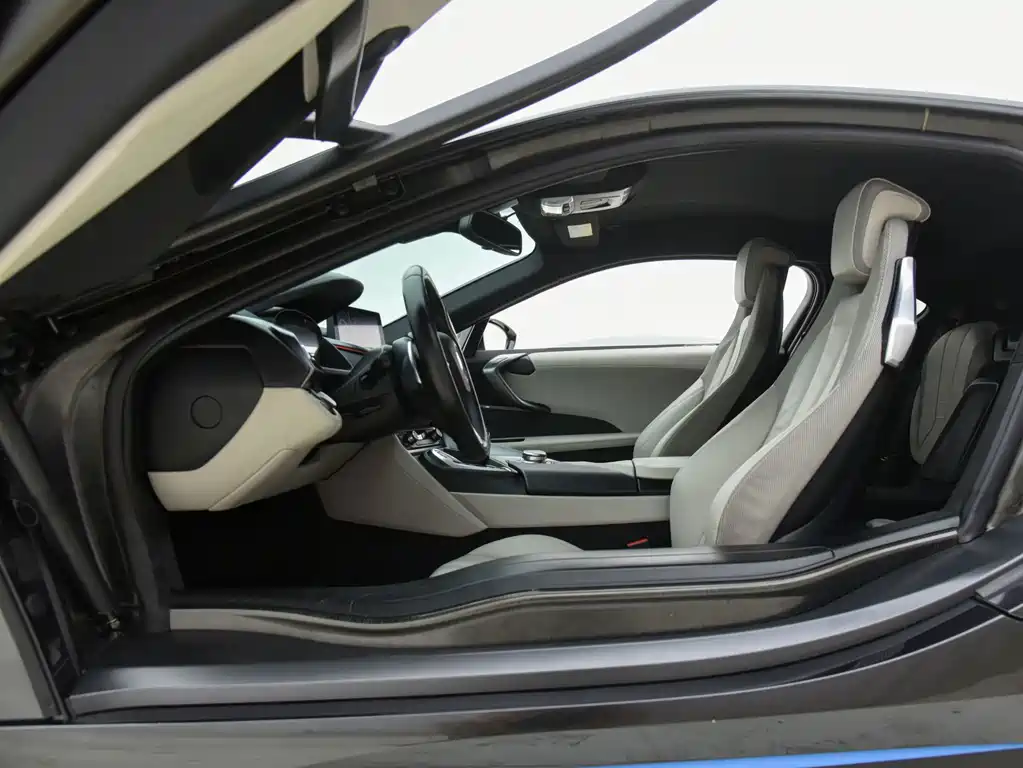 BMW i8 — миниатюра 13