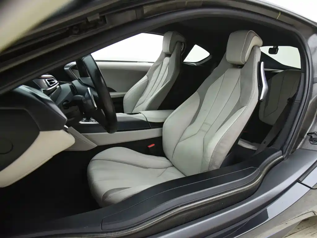 BMW i8 — миниатюра 14
