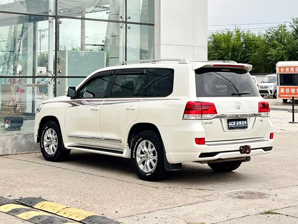 Toyota Land Cruiser — миниатюра 6