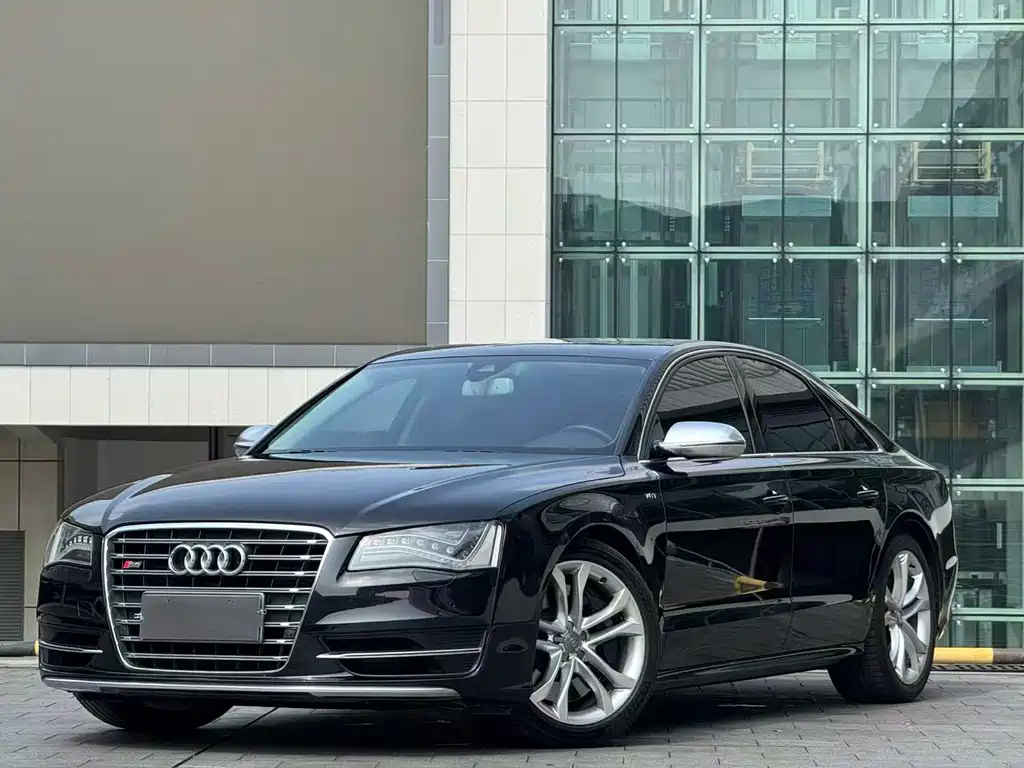 Audi S8