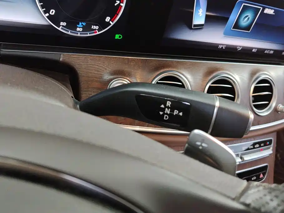 Mercedes-Benz E-Class — миниатюра 16