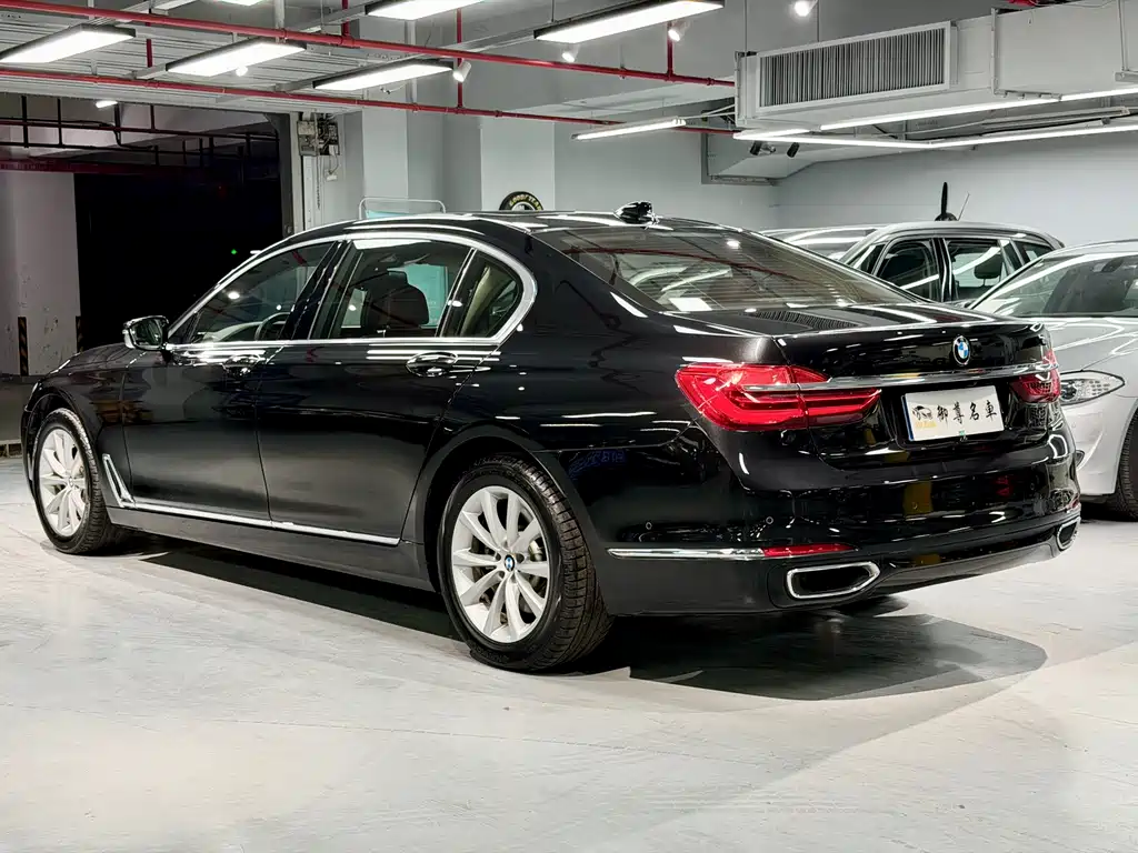 BMW 7 SERIES
