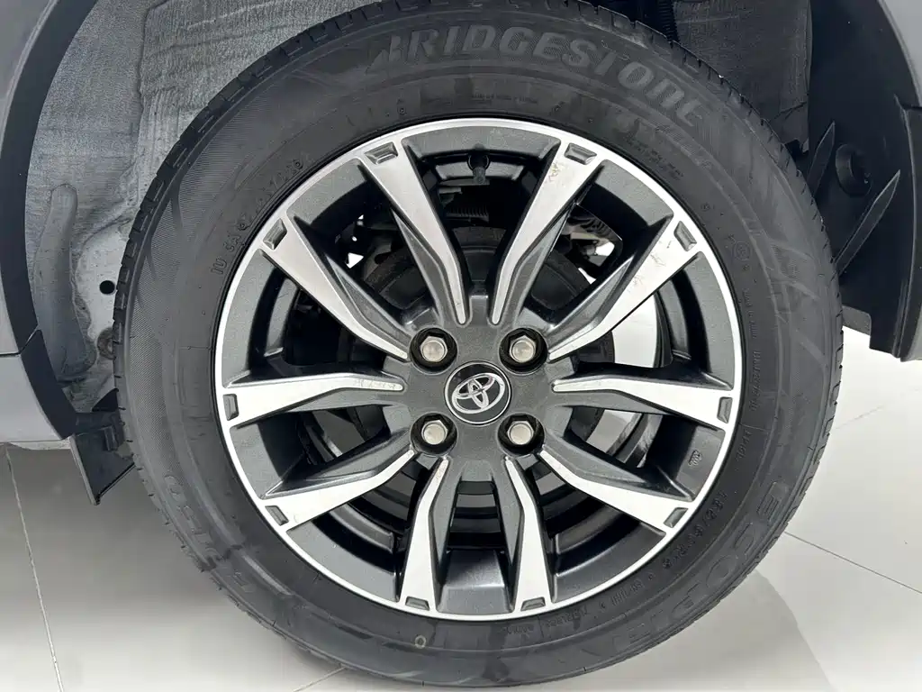 Toyota Yaris L — миниатюра 18