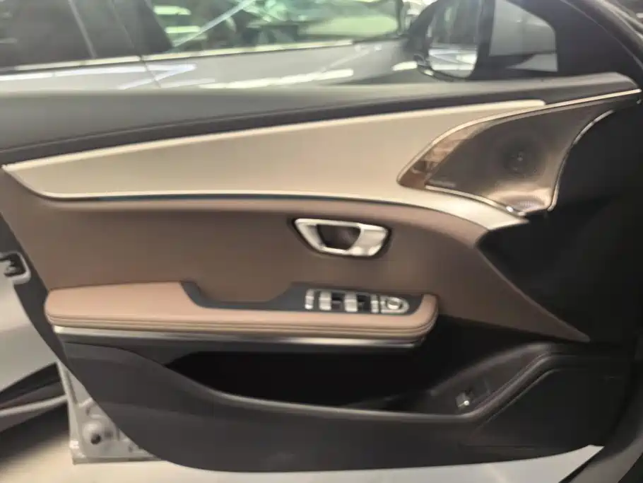 BYD Han — миниатюра 7