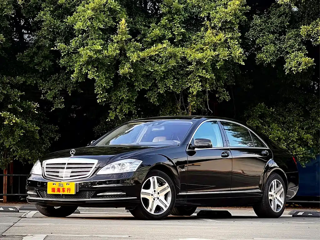 Mercedes-Benz S-Class 2011