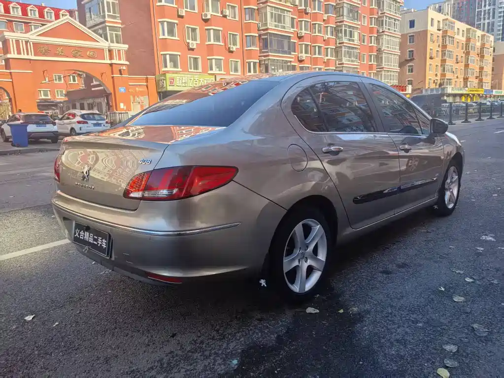 Peugeot 408 2012