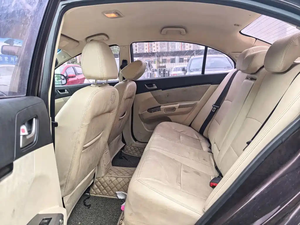 Geely Emgrand 2013 1.5L MT Elite