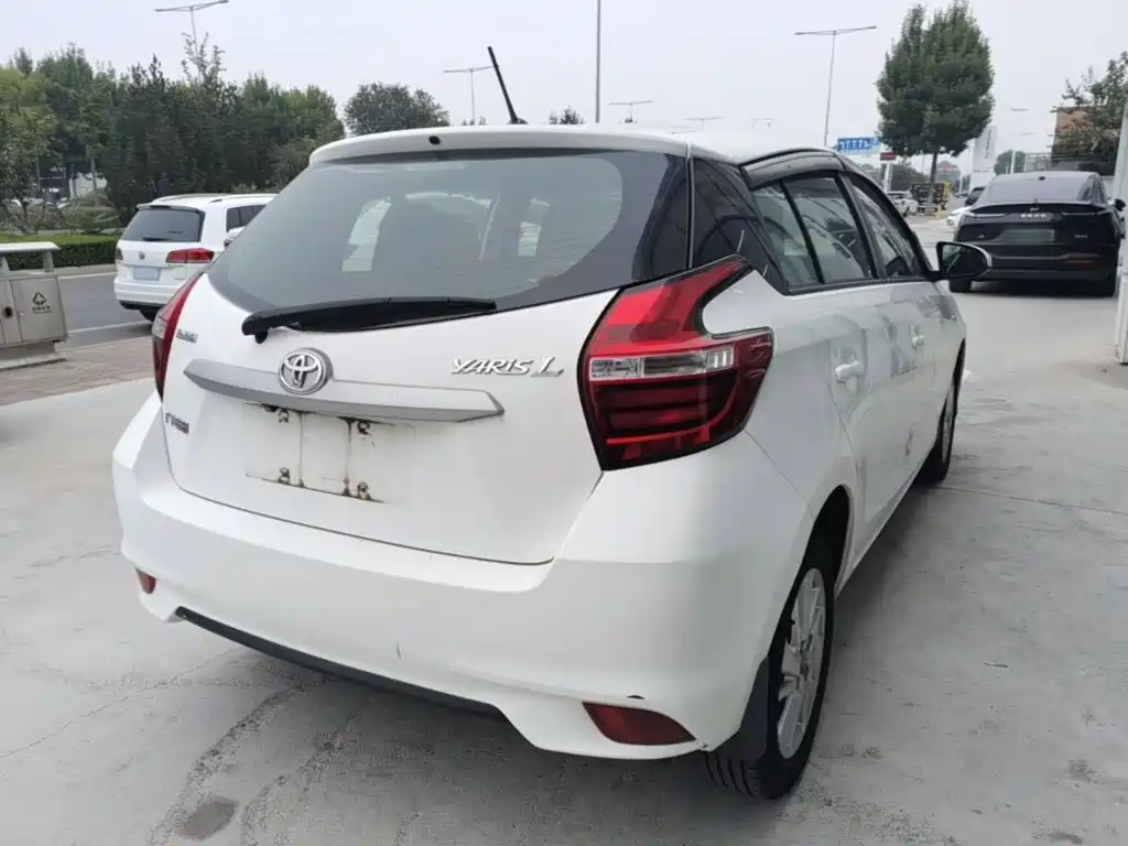 Toyota Yaris L — миниатюра 7
