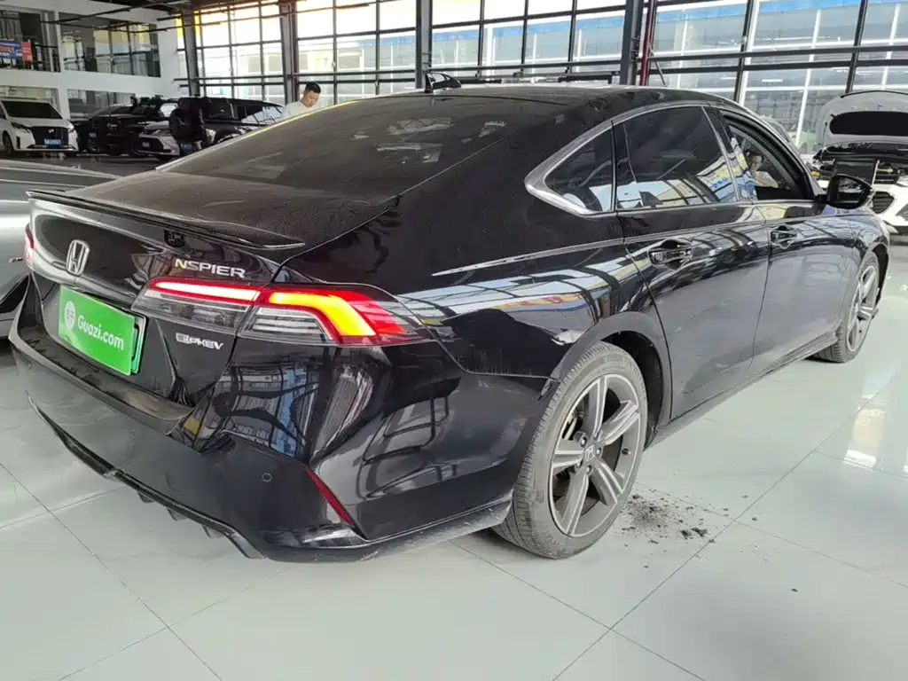 Honda Inspire PHEV — миниатюра 7