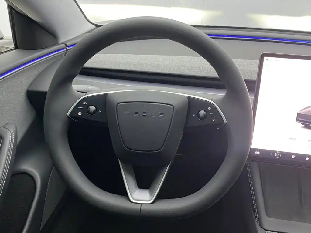 Tesla Model 3 — фотографии объявления, Фото 13