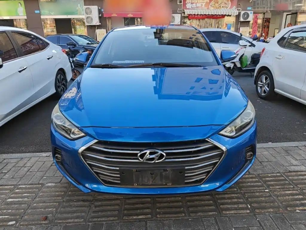 Hyundai Elantra — миниатюра 3