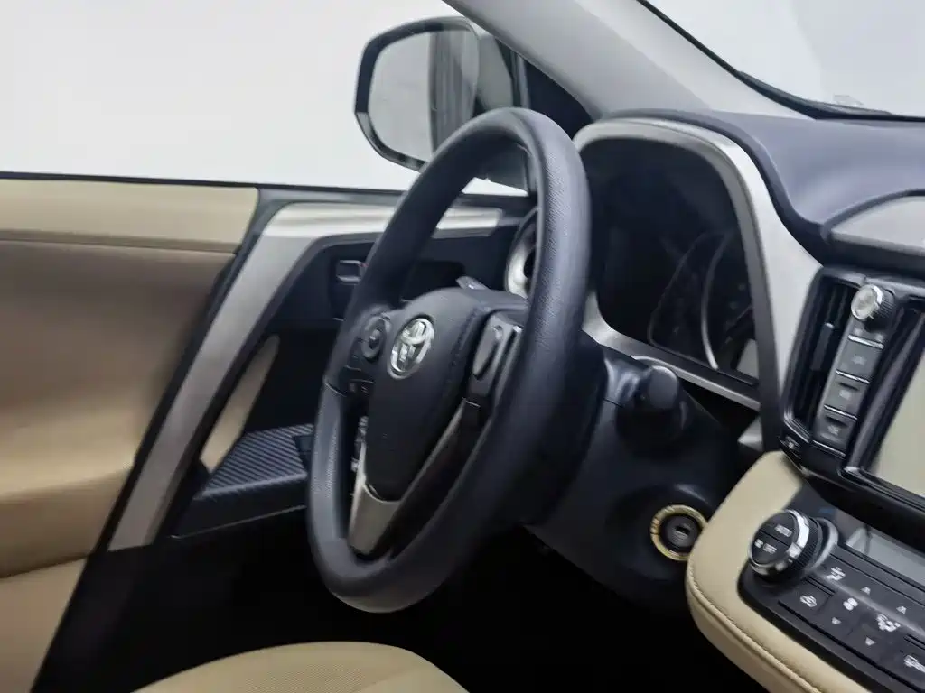 Toyota RAV4 — миниатюра 22