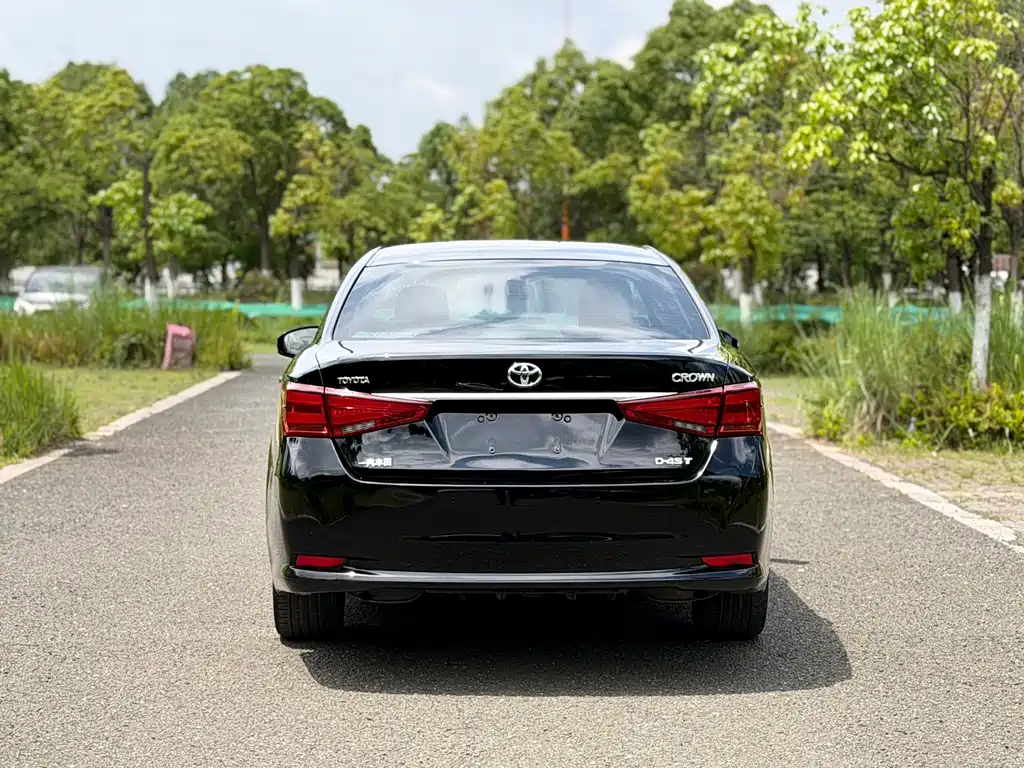 Toyota Crown 2015 2.0T Fashion