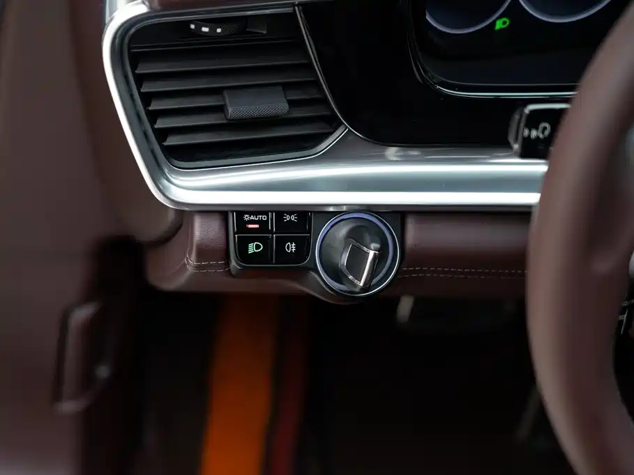 Porsche Panamera Hybrid — миниатюра 17