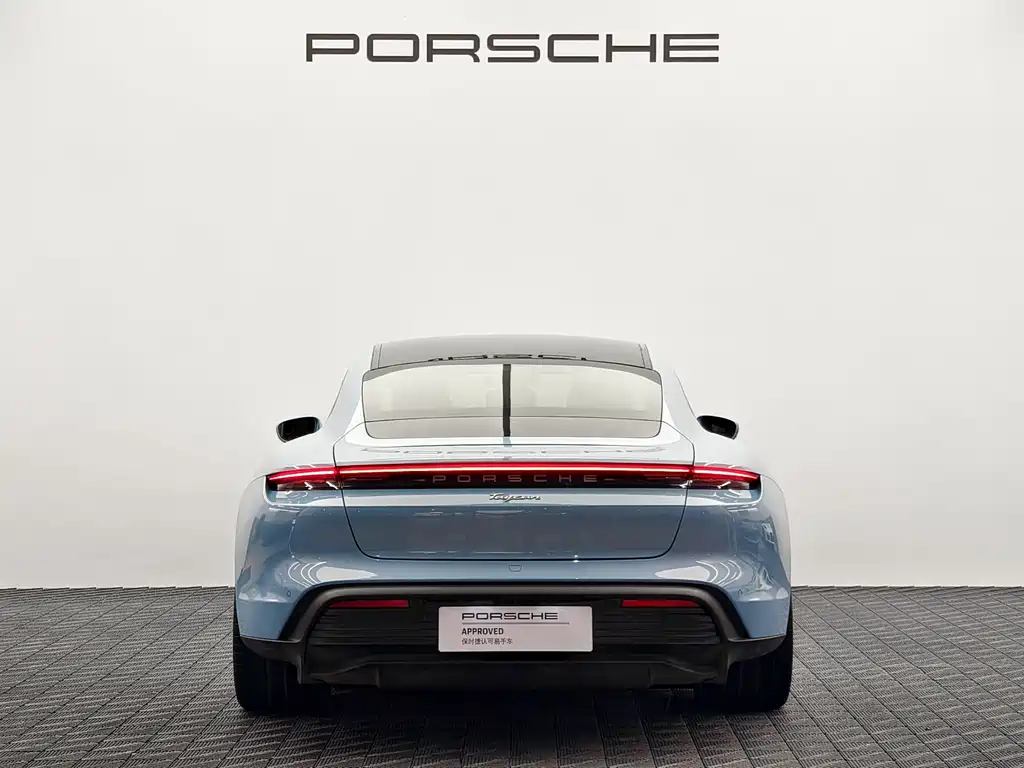 Porsche Taycan — миниатюра 3