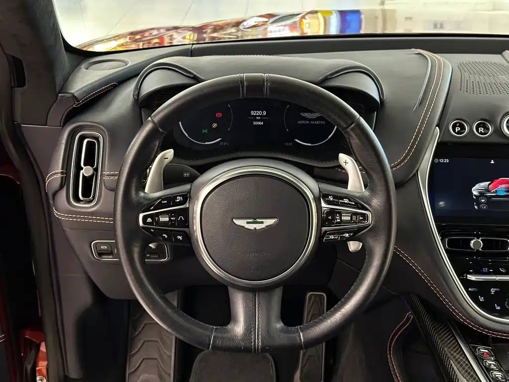 Aston Martin DBX — миниатюра 17