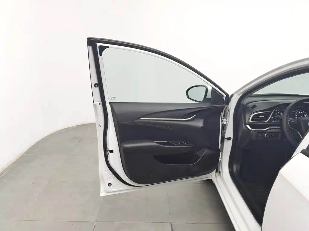 Buick Excelle — миниатюра 8