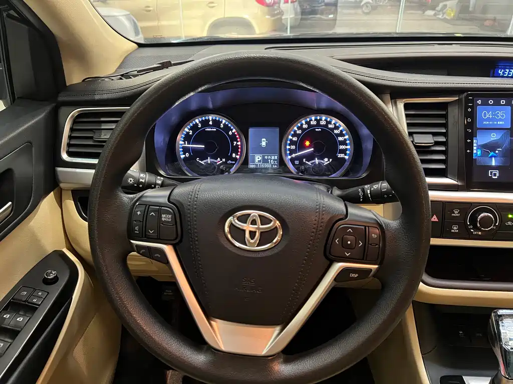 TOYOTA HIGHLANDER